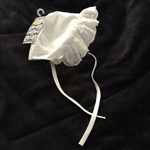 Newborn baby bonnet NWT
